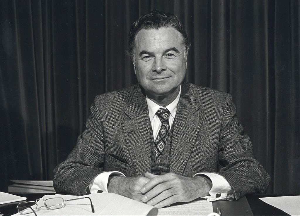 Secretary-General Hans Joachim Optiz