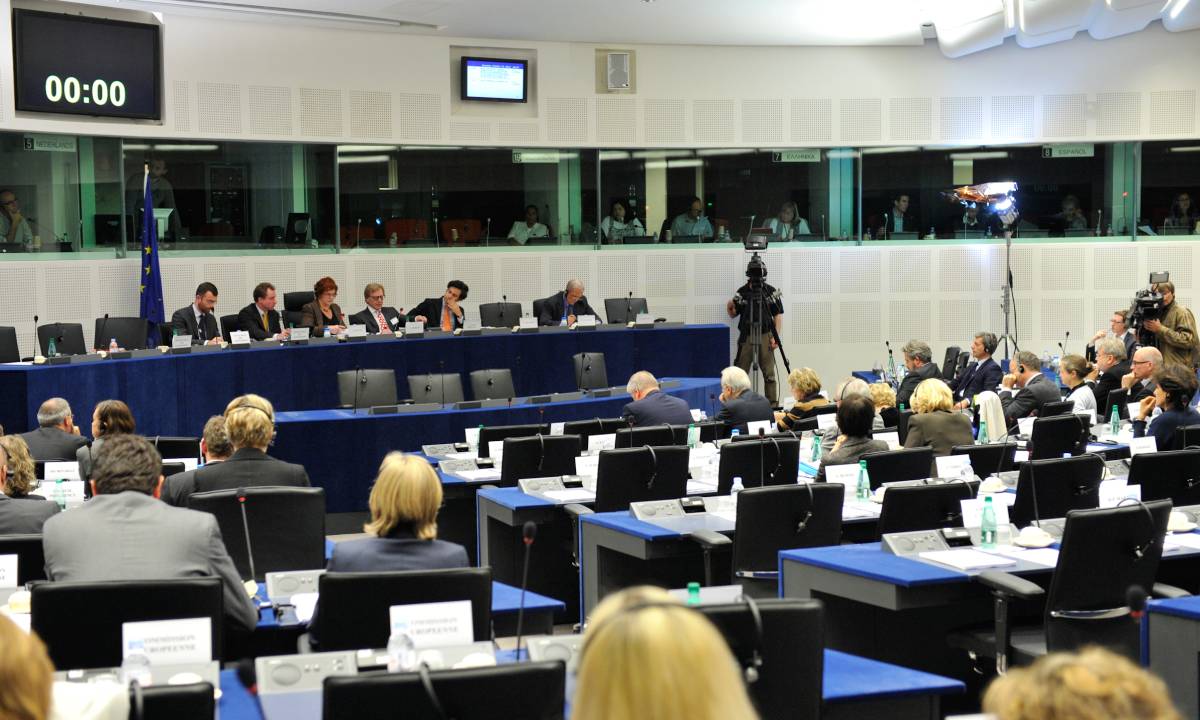 1657550420916_20121022_ECON_Committee_102_edited.jpg
