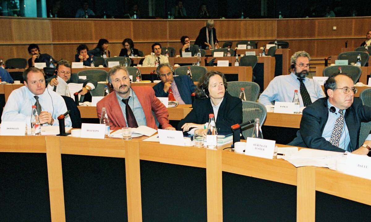 1658254857206_20050523_ECON_068.jpg (ECON Committee meeting with the President of the European Central Bank.)