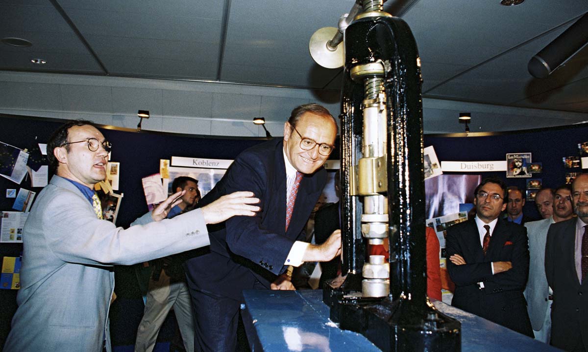 Event for the launch of eu currency, 1997.jpg