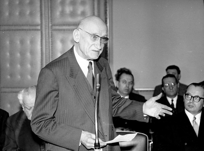 Schuman at an EAEC/Euratom Commission Oath-Taking